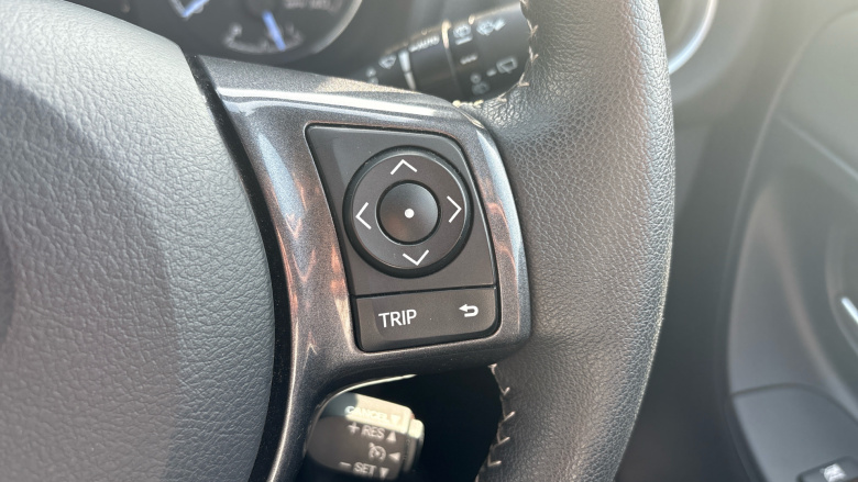 Toyota Yaris 1.5 Hybrid Y20 5dr CVT [Bi-tone] Hybrid Hatchback